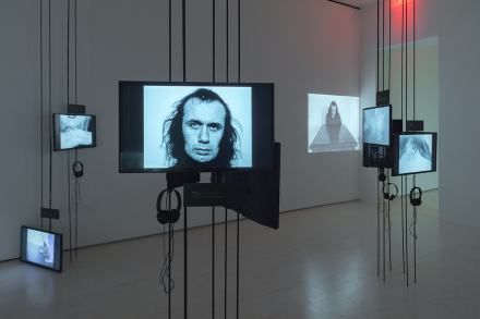 Vito Acconci, WHERE WE ARE NOW (WHO ARE WE ANYWAY?), 1976 (Installation View)